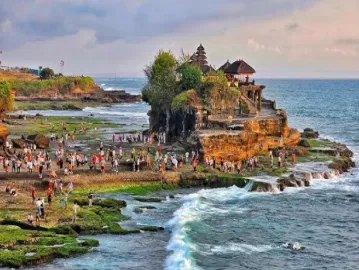 Tanah Lot Temple: A Miraculous Heritage Amidst the Sea