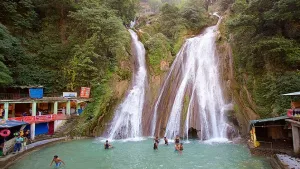 Kempty Falls: मसूरी का प्राकृतिक सौंदर्य और रोमांच का संगम