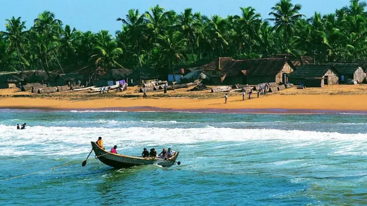 Seminayak Beach समुद्र की लहरों संग सुकून भरे पल